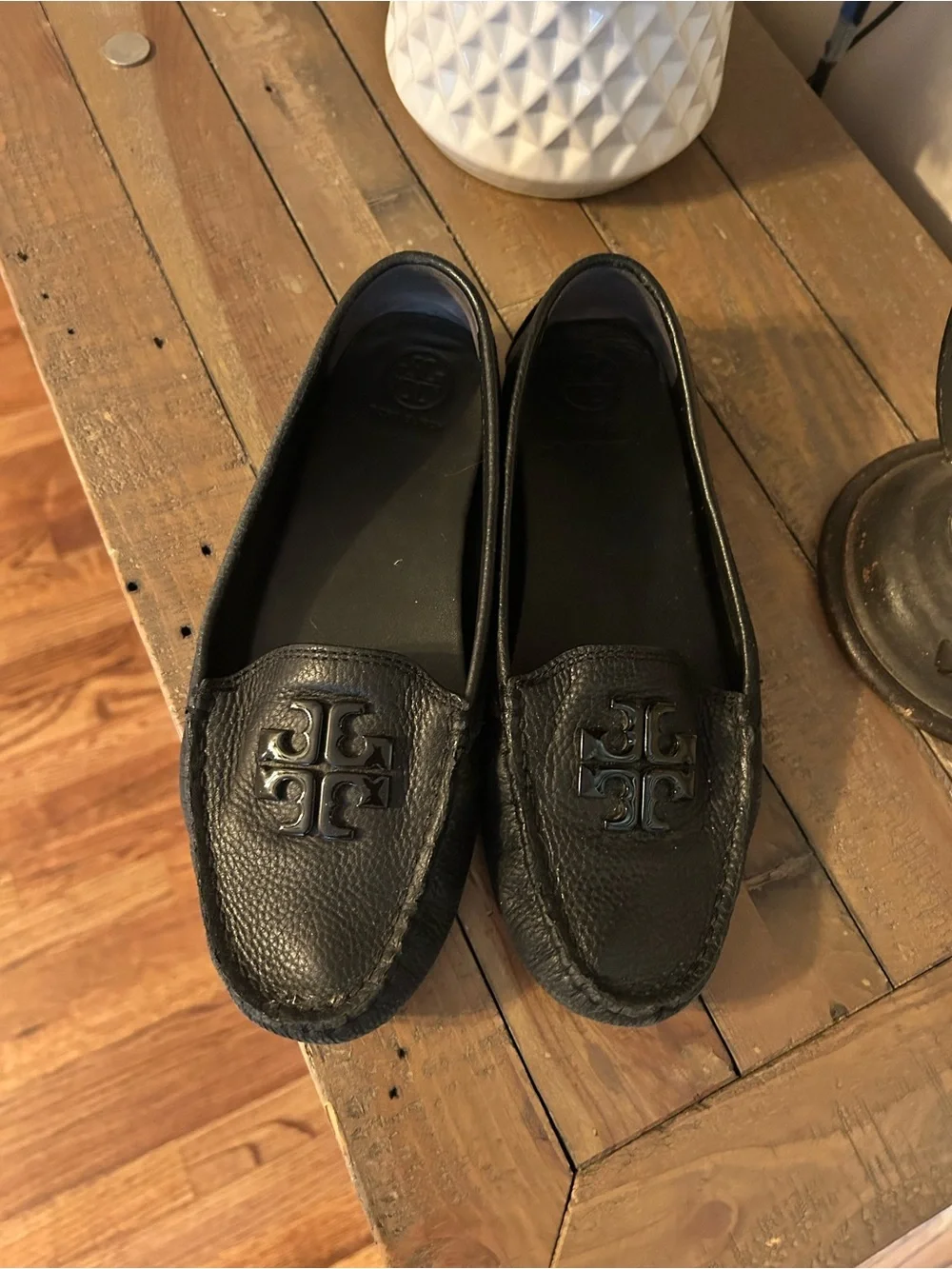 Tory Burch Black Pebbled Leather Logo Drivers